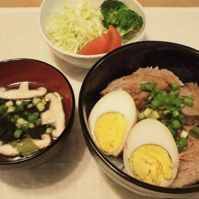 チャーシュー丼のお献立