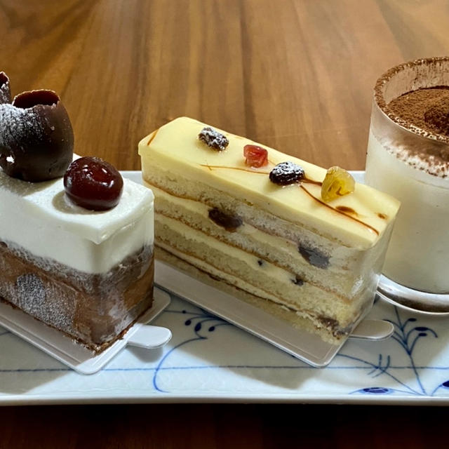 ケーキでお三時 ♪