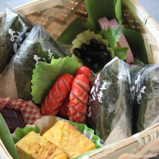 おにぎりの竹かご弁当