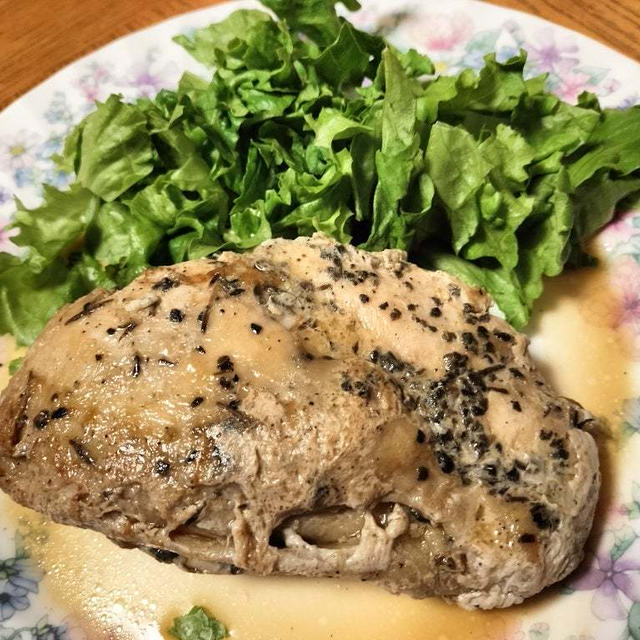 ハーブチキン、エリンギのガリバタ焼、小鉢5品とありもんスープで晩酌