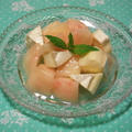 桃とカマンベールチーズのサラダ
