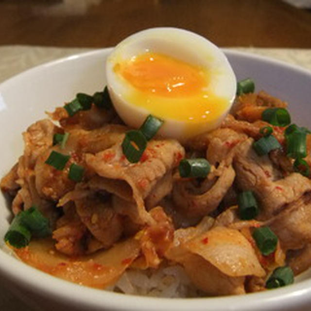 豚キムチ丼＆マジック桜が開花♪