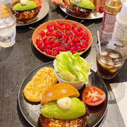 照りアボバーガーです！！