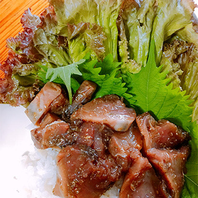 バジルが香るカツオ丼