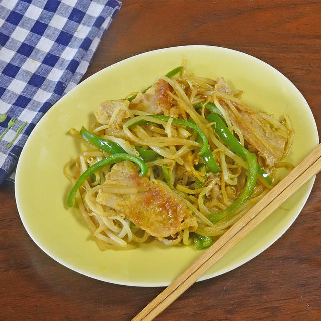 5分で簡単調理！シャキ旨 豚もやしとピーマンのオイスターカレー炒め