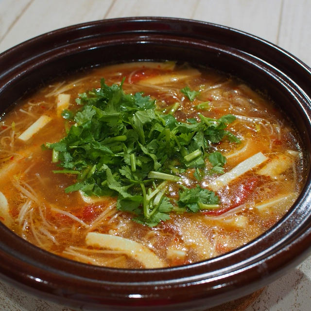 トマト酸辣湯と鶏といんげんの甜麵醬炒め