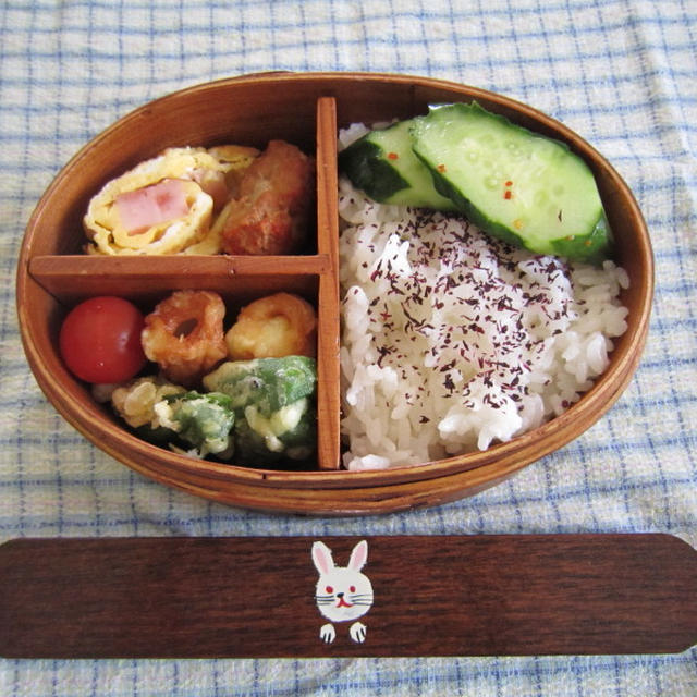 曲げわっぱのお弁当箱。