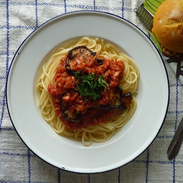 ナスとツナのトマトソースパスタ