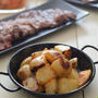 ステーキには、蒸し焼きポテトが定番。