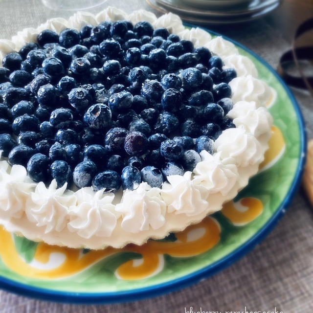 ブルーベリーのレアチーズケーキ