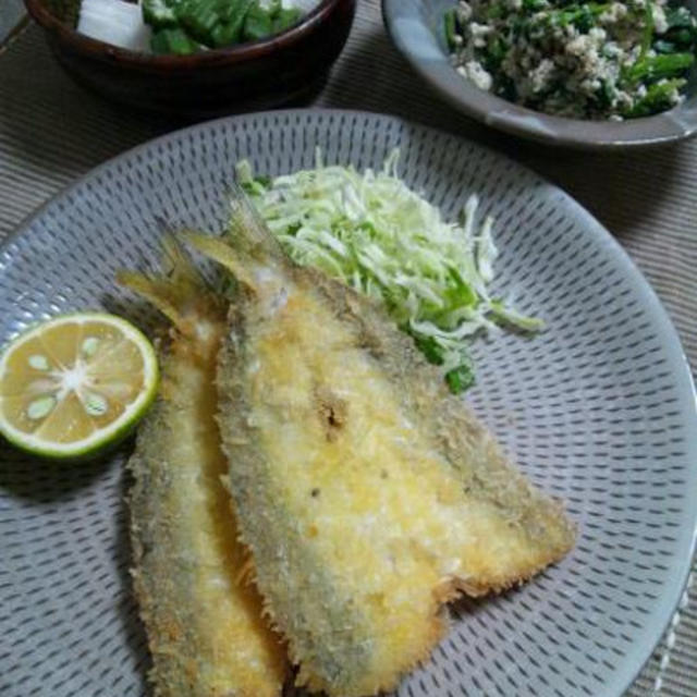 かますフライとほうれん草の白和えとオクラ長芋納豆和え。