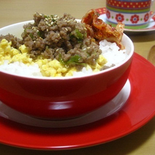 器で派手見せ肉味噌そぼろ丼☆