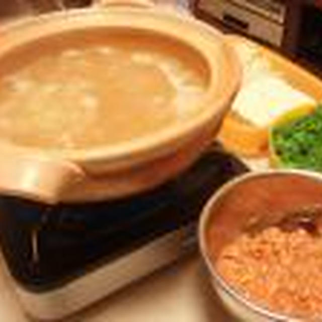 ニンニク風味の鶏塩だんご鍋