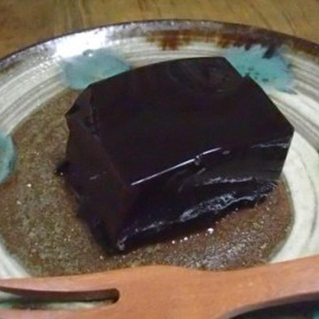 黒豆の煮汁で水ようかん作り