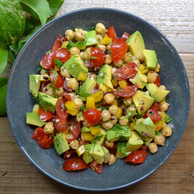 Avocado and Chickpea Salad アボカドとひよこ豆のサラダ