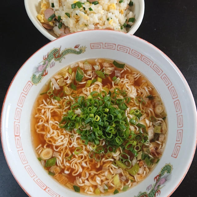 ラーメン半炒飯セットと寿司と魚