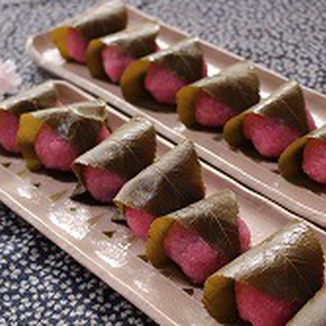 道明寺粉で作る春の和菓子