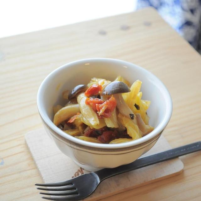 春キャベツとしめじのイタリア〜ンホットサラダ　＆　桜の入学式