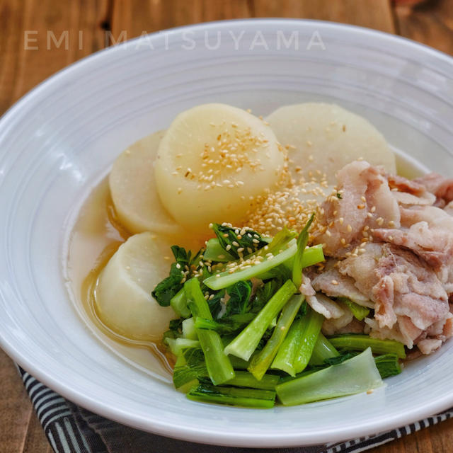 レンジで出来ます！＊大根と豚バラと小松菜の煮物＊白だし使用しっ...