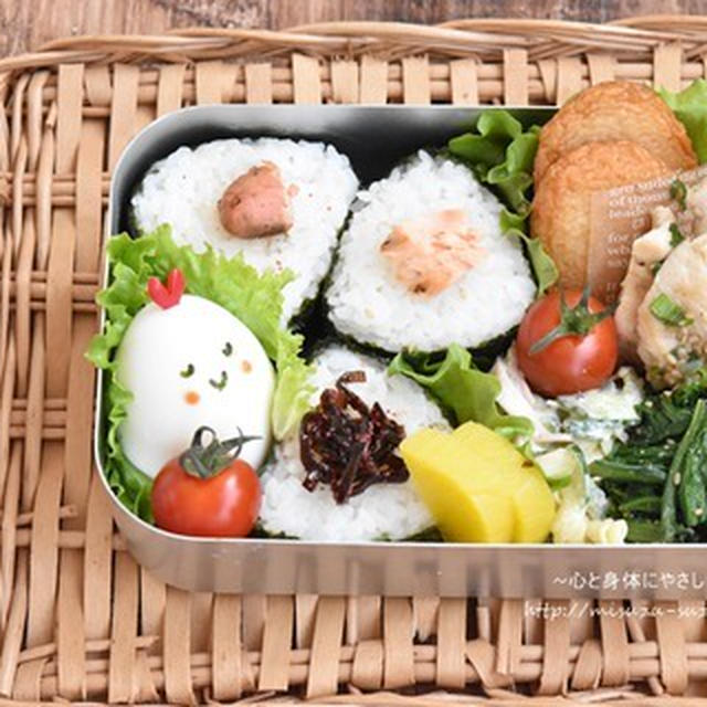さんかくおにぎり弁当と詰め方