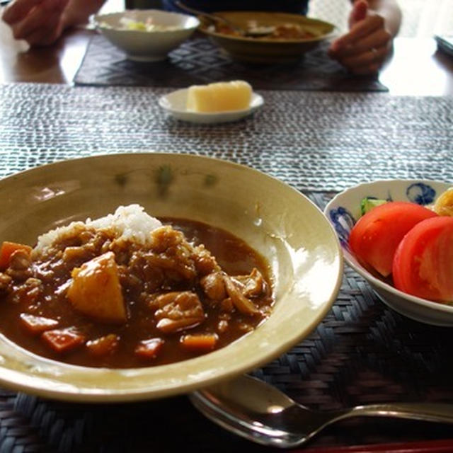 チキンカレー／きんぴら牛蒡のトースト