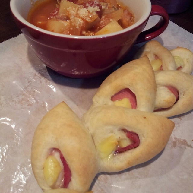 朝食☆べーコンエピ♪とミネストローネ
