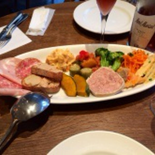 "WEE BEE'S" で夕ご飯♪