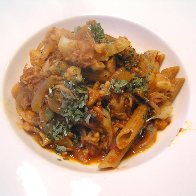 あっという間にヘルシーな一皿！！「カリフラワーのトマト味噌ペンネ」