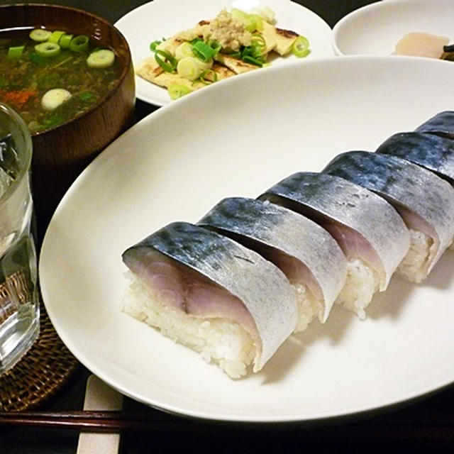 やっぱサバ寿司はうまいっすわ