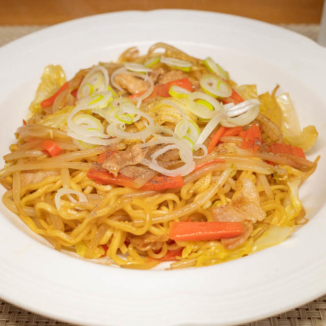 焼きそば調理法でつくるマルちゃん正麺醤油味の焼きラーメン