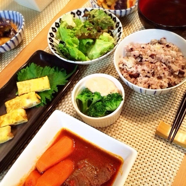 夜は牛肉の赤ワイントマトカレー風味煮込み！3人家族食費月1万5千円台のごはん。