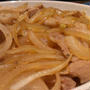 豚バラ肉と玉ねぎのガーリック＆特製ダレ炒めw