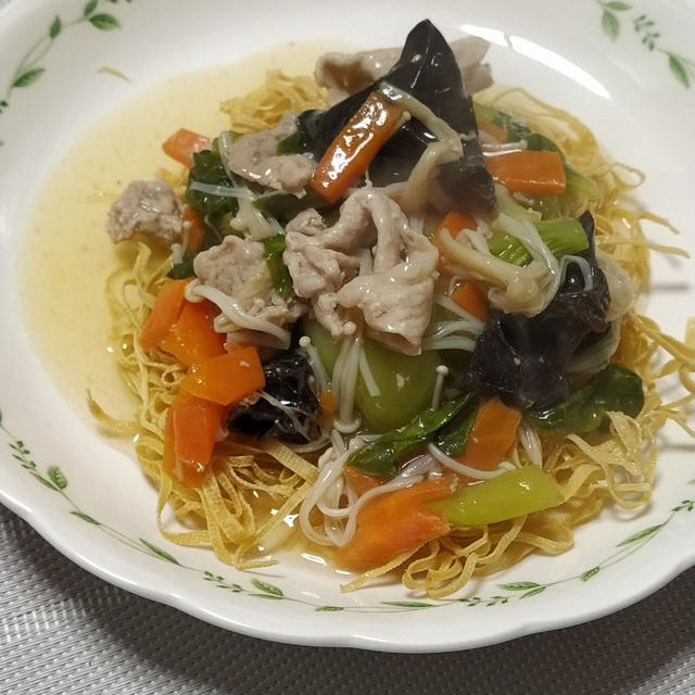 豆腐皮であんかけかた焼きそば風