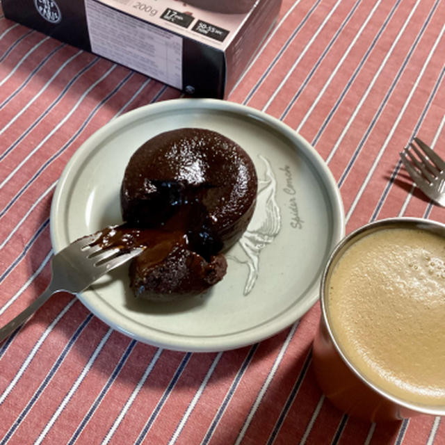 フランスの高級ファンダンショコラをいただく