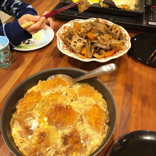 ホットプレートで広島焼きです！！