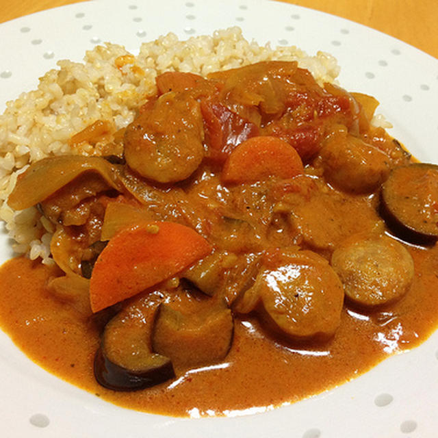 ソーセージとトマトのココナツカレー