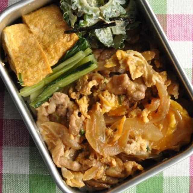 豚の生姜焼き玉子とじ弁当。