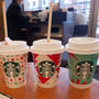 スターバックスのクリスマスなカップ、ストロベリー&ベルベットブラウニーモカ