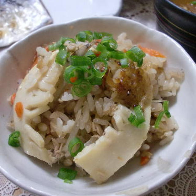 ツナの炊き込みご飯＊ささみときゅうりのピリ辛中華風サラダ
