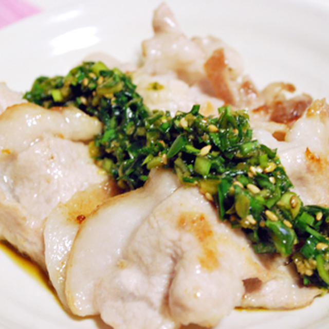 ニラだれ豚肉定食風。