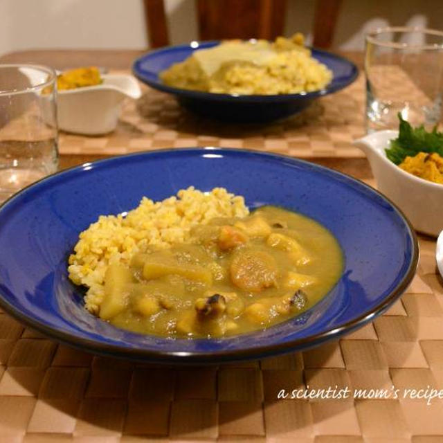 野菜のとろみだけで作るシーフードとジャガイモのカレー