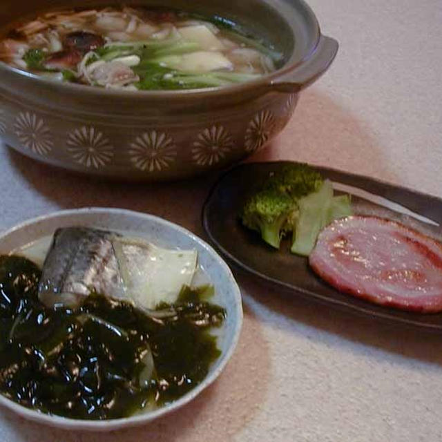中華風茸たっぷり湯豆腐＆鰆と若布の塩餡かけ