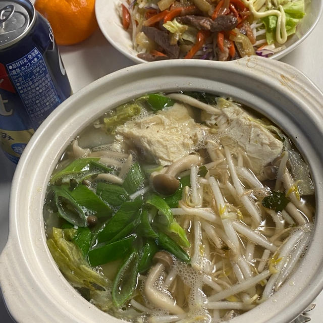 早呑みと、鍋と、サラダと、お肉少々。