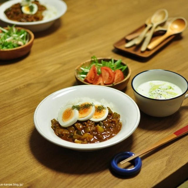 道具を使わずゆで卵をキレイに剥く方法と、つくれぽもうすぐ600件！のデミキーマカレー