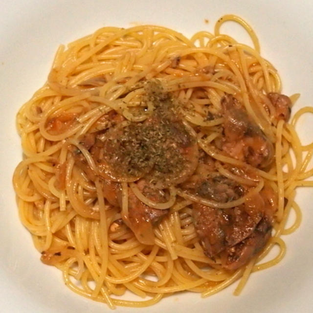 サバ缶のトマトソースパスタ