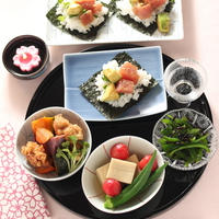 「漬けマグロとアボカドのお寿司」「鶏と根菜の揚げびたし」と和食の日
