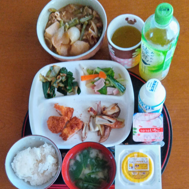 朝ご飯は８時　とんかつと椎茸竹輪焼き