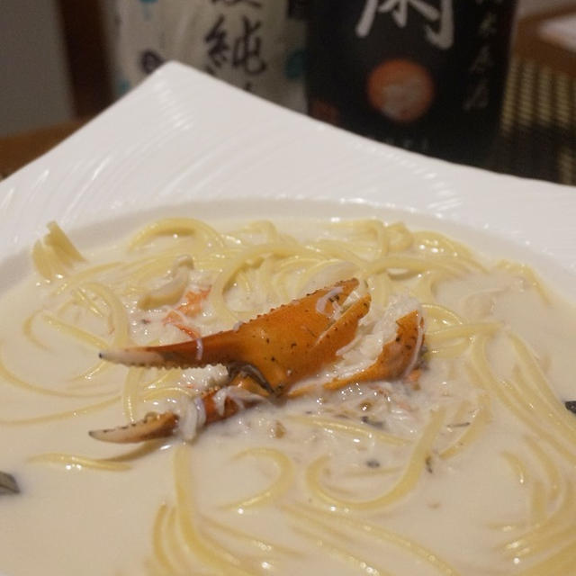 紅ずわい蟹の豆乳クリームパスタ、秋鮭とキャベツ・しめじの豆乳クリームパスタ