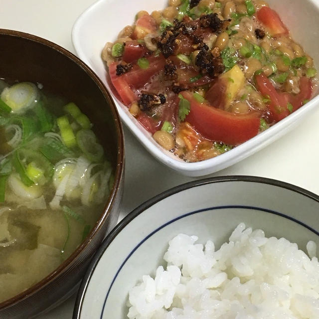 トマトパクチー納豆My朝ご飯