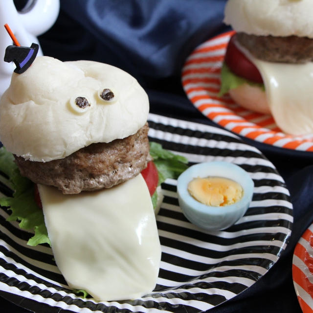 【簡単！ハロウィン♪】豆腐入りハンバーグで！おばけハンバーガー♪